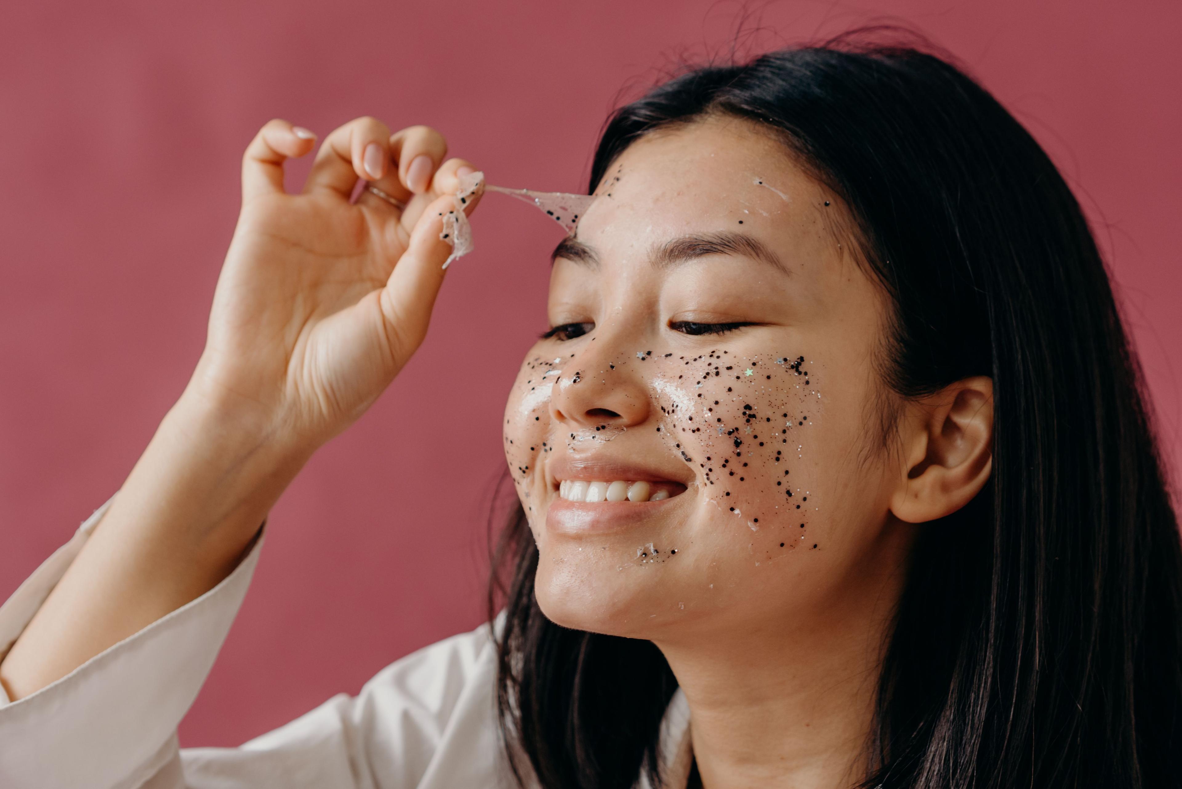 Peeling Solution untuk Pemula: Cara Pakai yang Benar dan Hal yang Harus Diwaspadai