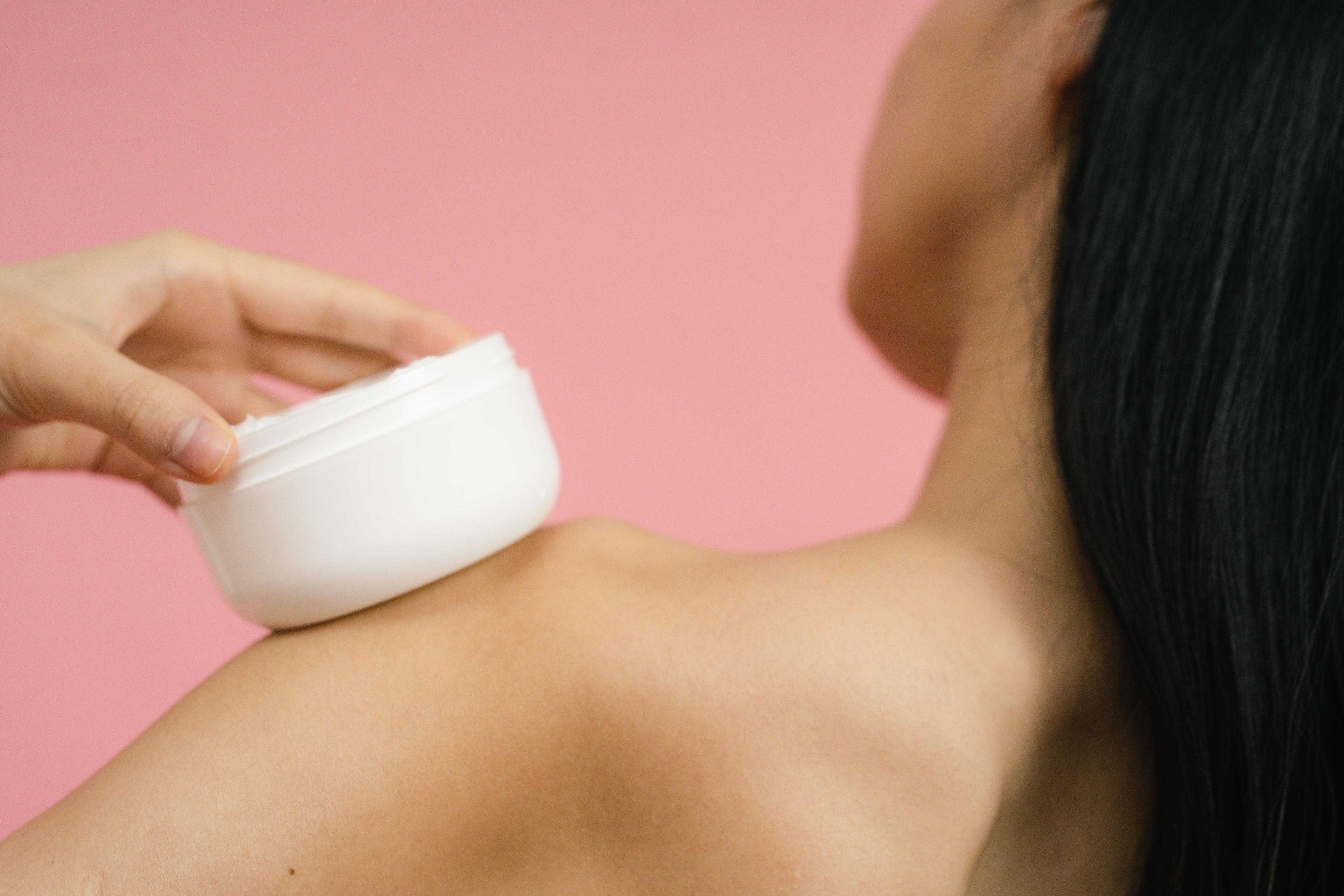 Apa Itu Body Serum ber-SPF dan Kenapa Kulit Tubuh Juga Butuh Perlindungan?